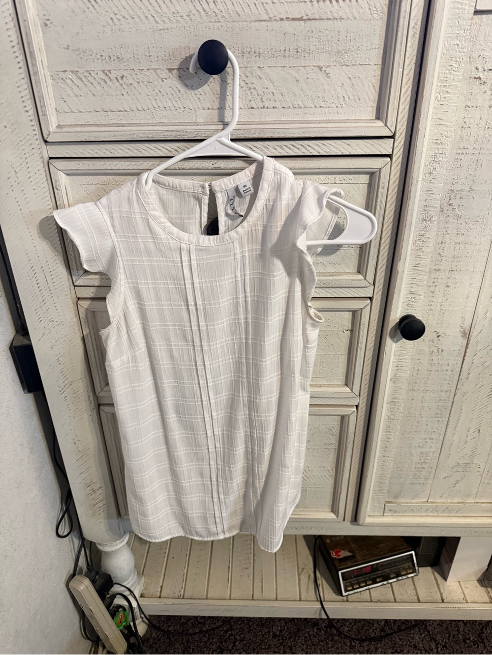 Elle White Sleeveless Textured Plaid Blouse